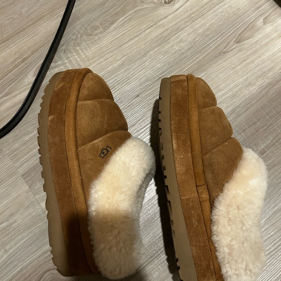UGG Tan Shearling Slippers - Picture 7 of 11